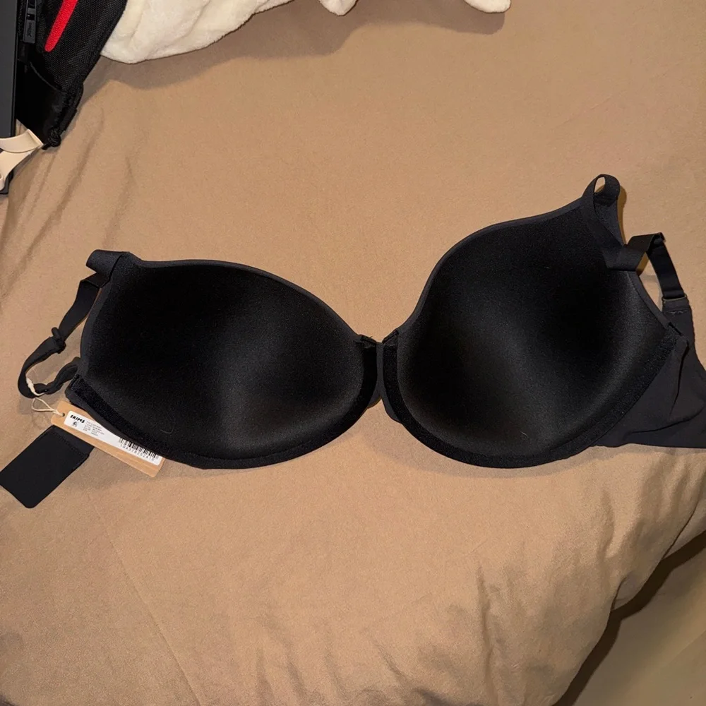 SKIMS Brand New 34DDD
